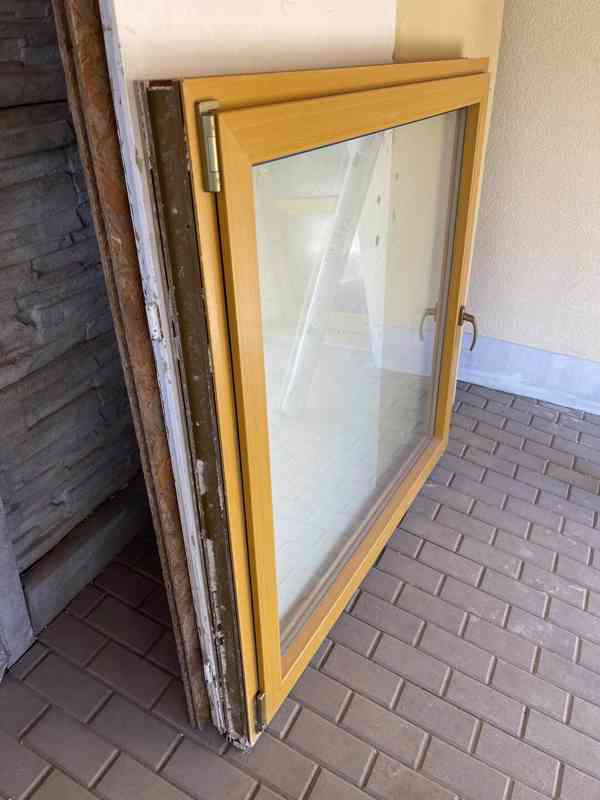 Prodám plastové okno s dvojsklem design Oregon + vn.parapet - foto 5