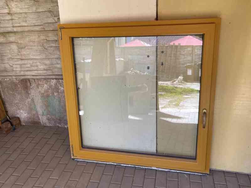 Prodám plastové okno s dvojsklem design Oregon + vn.parapet - foto 18