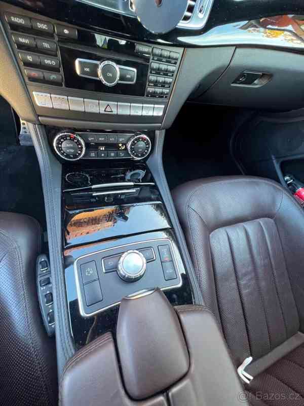 Mercedes-Benz CLS 500	 - foto 10