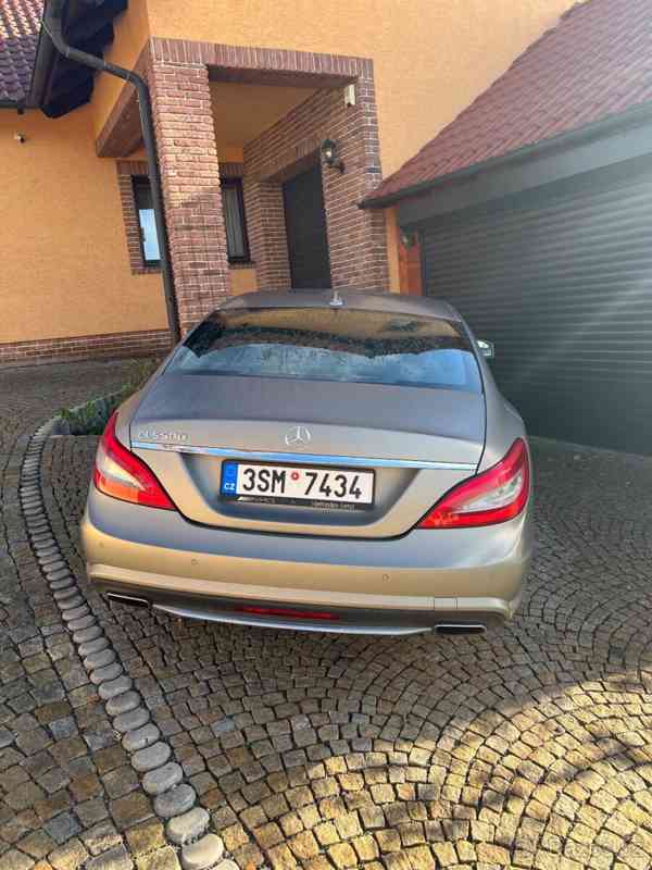 Mercedes-Benz CLS 500	 - foto 9