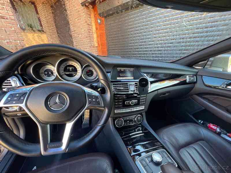 Mercedes-Benz CLS 500	 - foto 12