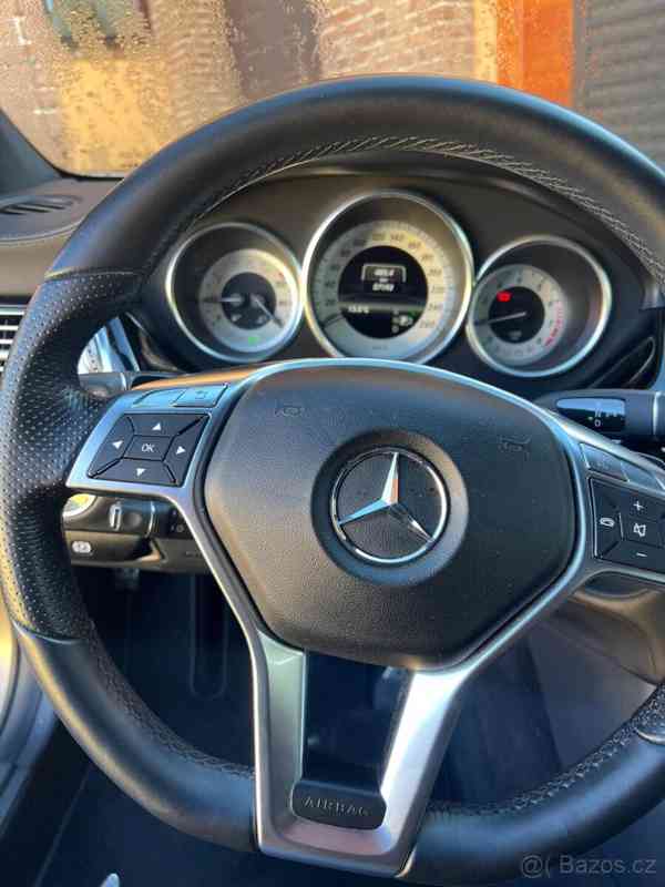 Mercedes-Benz CLS 500	 - foto 11