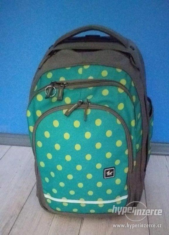 Školní taška na kolečkách - foto 1