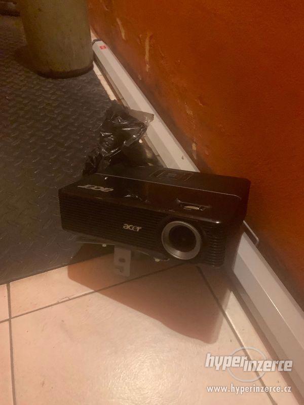 P1100 acer , Nobo platno, stropni drzak - foto 9