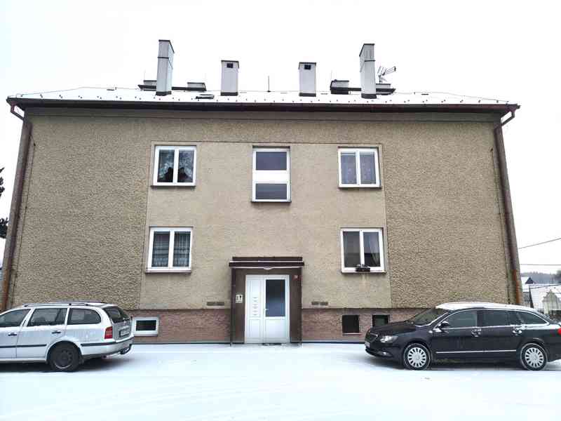 Velká Jesenice - byt 3+kk s garáží a zahrádkou - foto 13