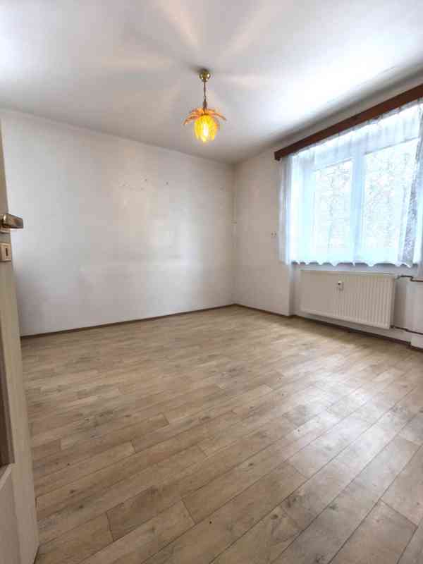 Velká Jesenice - byt 3+kk s garáží a zahrádkou - foto 5