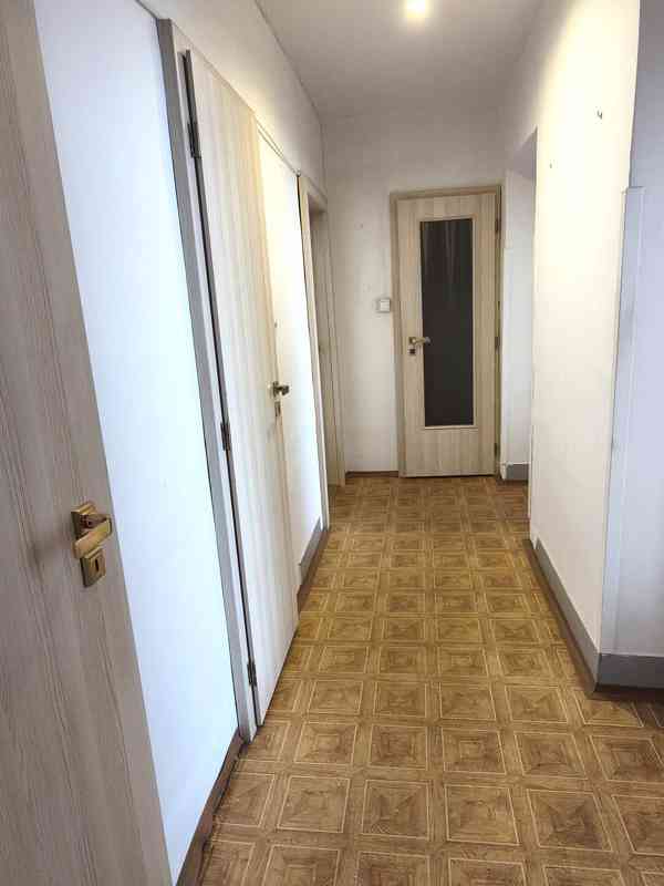 Velká Jesenice - byt 3+kk s garáží a zahrádkou - foto 12