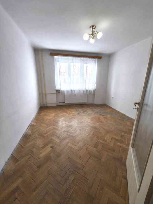 Velká Jesenice - byt 3+kk s garáží a zahrádkou - foto 6