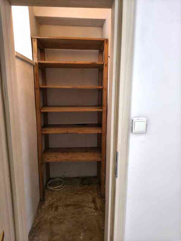 Velká Jesenice - byt 3+kk s garáží a zahrádkou - foto 3