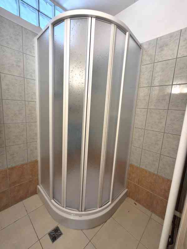 Velká Jesenice - byt 3+kk s garáží a zahrádkou - foto 10