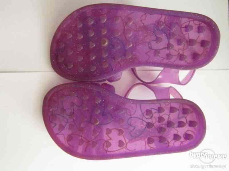 Gumové sandálky - foto 2