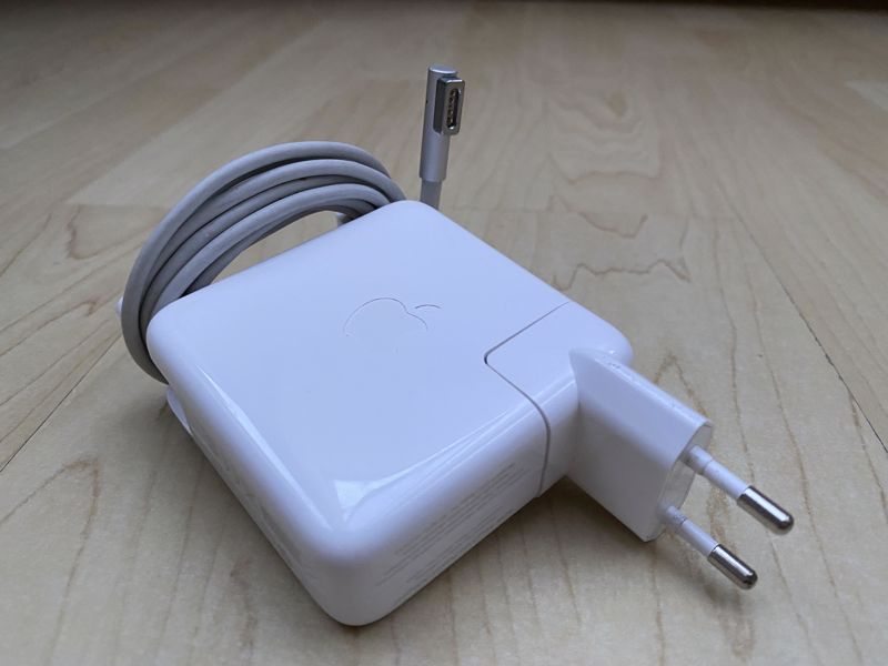 Apple Adaptér Magsafe 1 60W - nabíječka pro MacBook