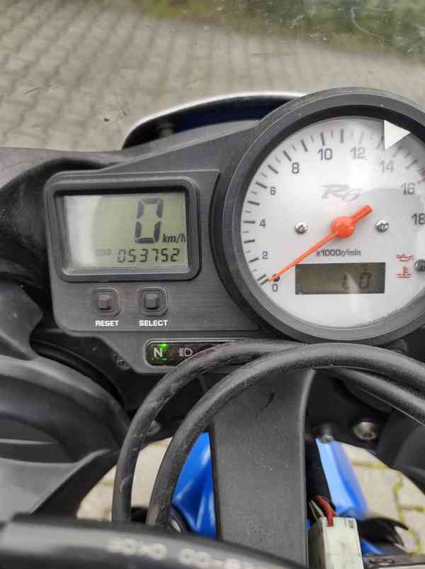 Motocykl YAMAHA YZF-R6 - foto 5