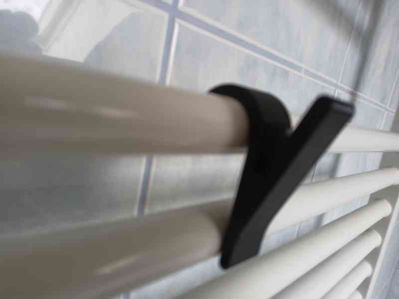 Háček - držák na ručník - žebříkový radiátor - topení - foto 3