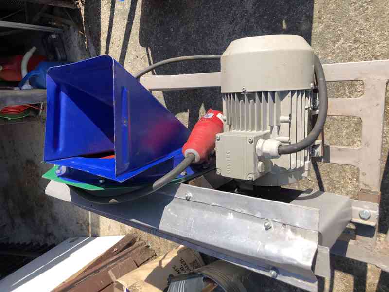 výkonná elektrická drtička na ovoce NOVÁ - motor Siemens - foto 3