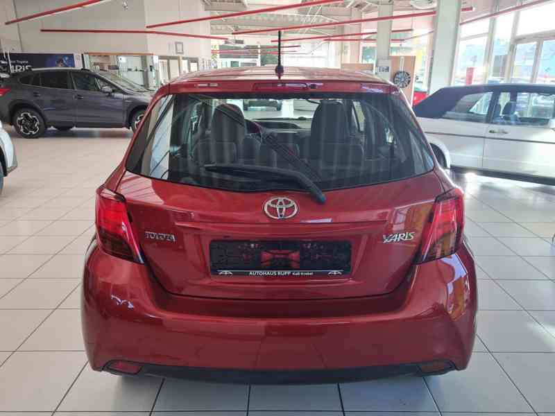 Toyota Yaris Aut. benzín 73kw - foto 8