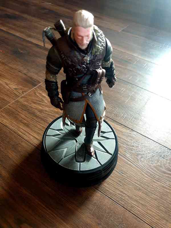 Figurina witcher wild hunt geralt grand master - foto 3