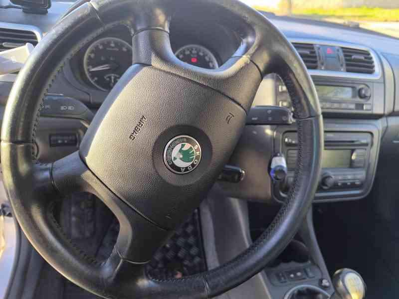 Škoda Fabia Combi 1.4 16V Elegance - foto 6