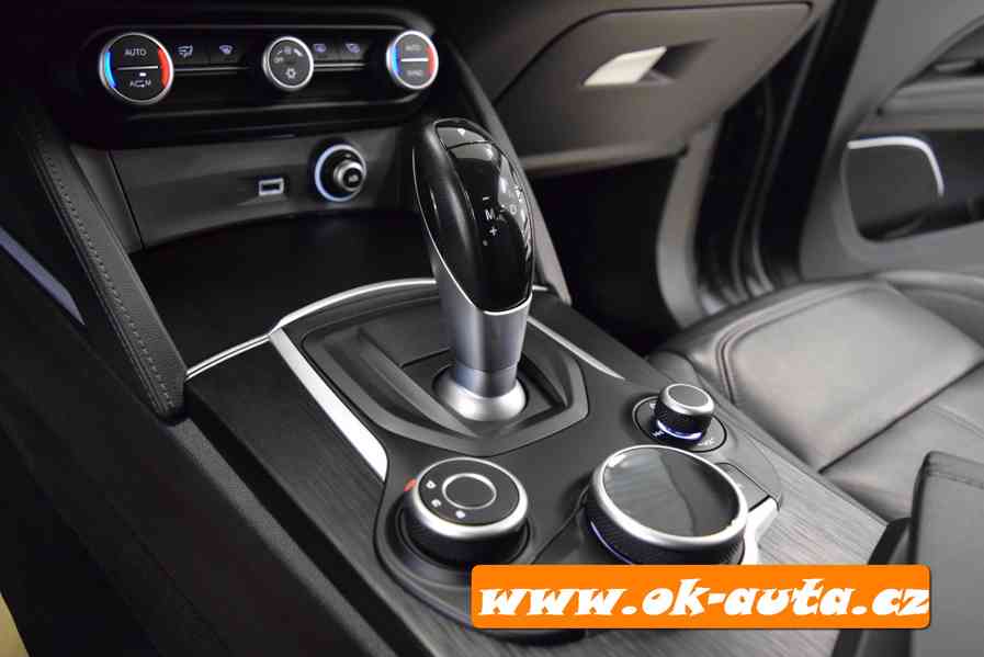 Alfa Romeo Stelvio 2.2 D EXECUTIVE PRAVIDELNÝ SERVIS-DPH - foto 13