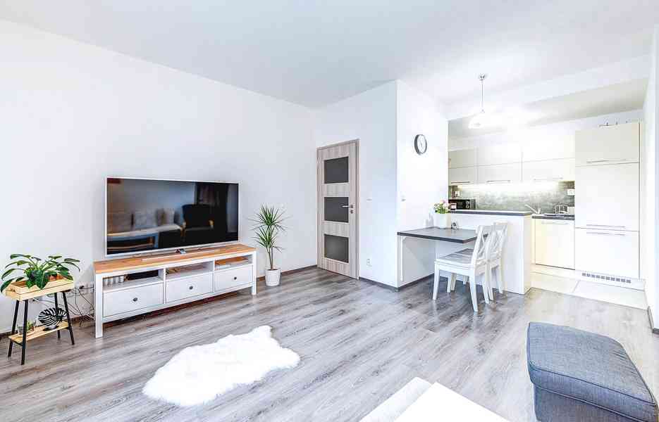 Pronajmu novostavbu 2+kk Brno, U Leskavy, 55 m2 - foto 3