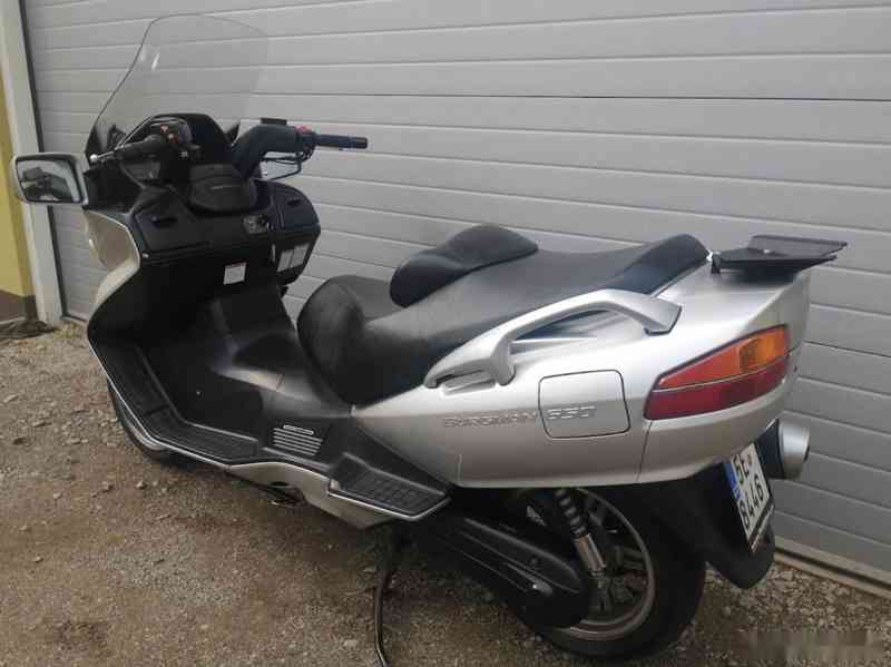 Suzuki AN 650 Burgman - foto 12