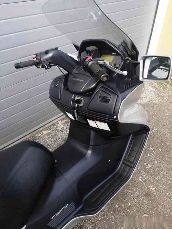 Suzuki AN 650 Burgman - foto 6