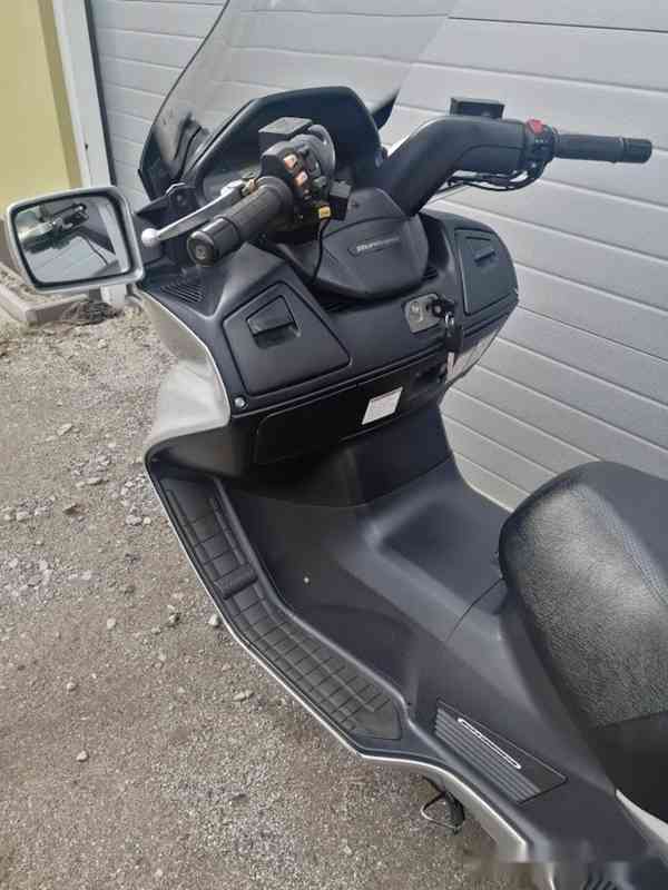 Suzuki AN 650 Burgman - foto 11