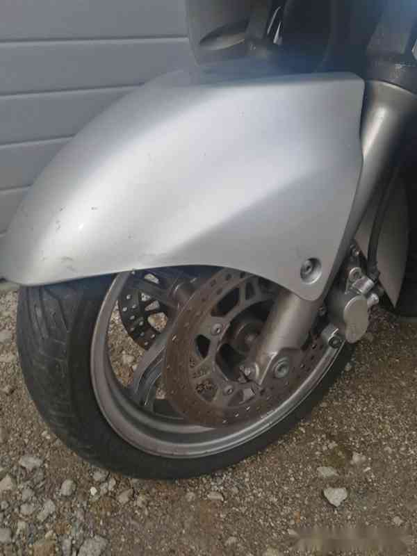 Suzuki AN 650 Burgman - foto 10