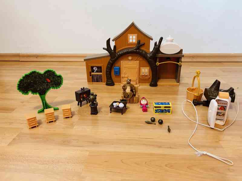 Máša a medveď - domy - foto 8