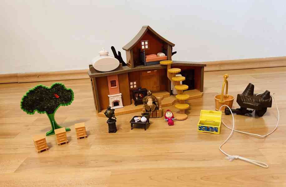 Máša a medveď - domy - foto 9