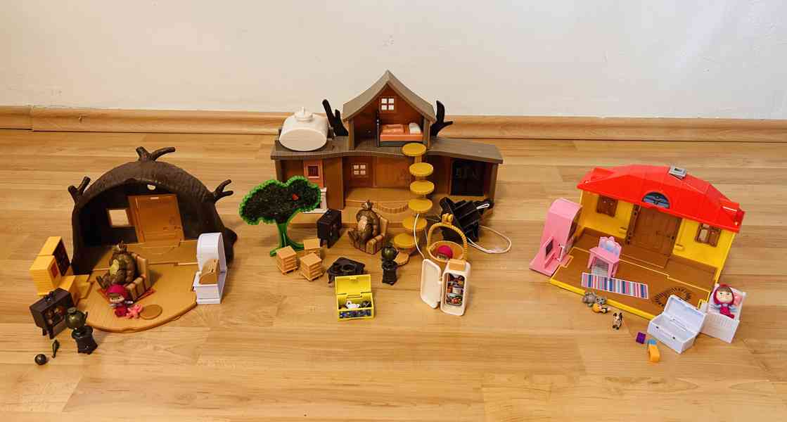 Máša a medveď - domy - foto 3