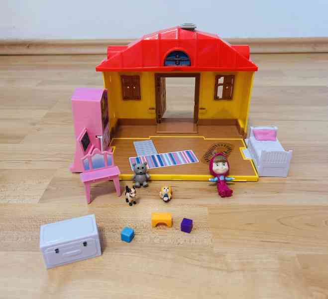 Máša a medveď - domy - foto 6