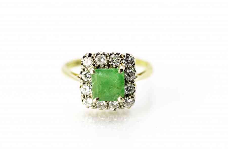 Zlatý prsten se smaragdem a diamanty, vel. 54 - foto 1