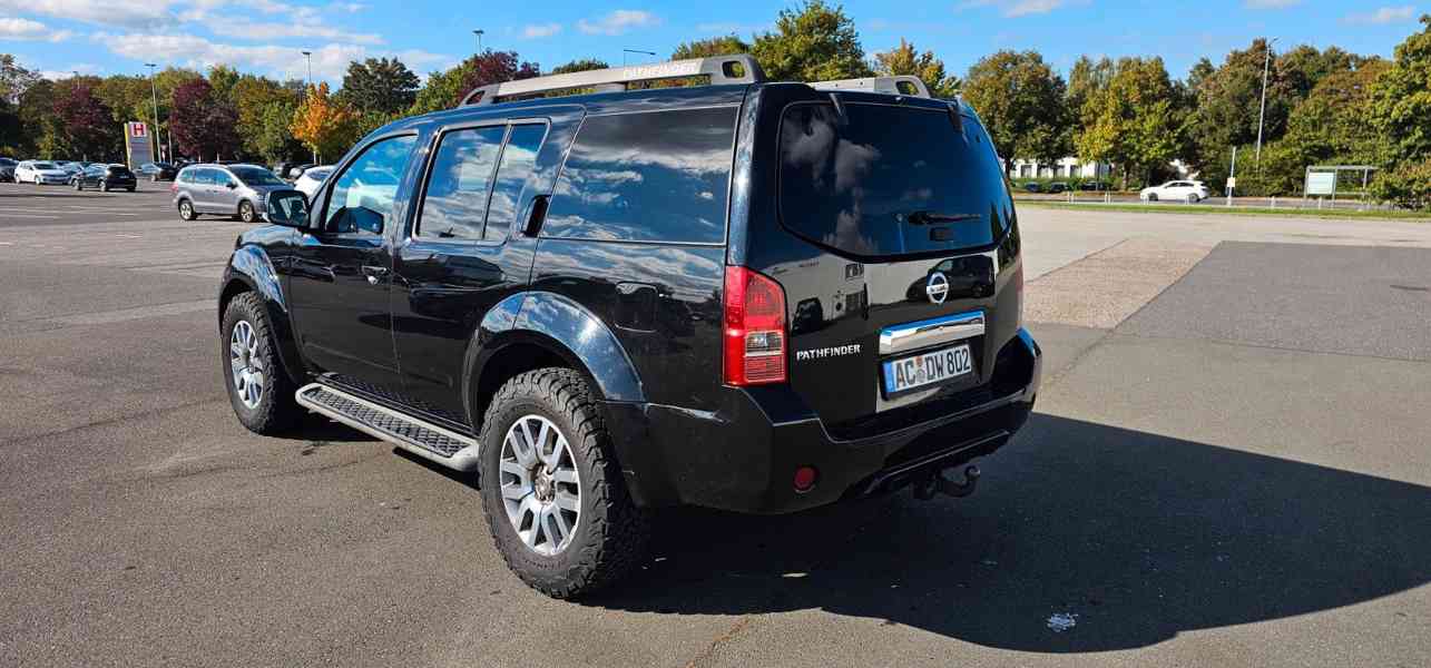 Nissan Pathfinder 2.5 dCi LE 4x4 140kw - foto 7