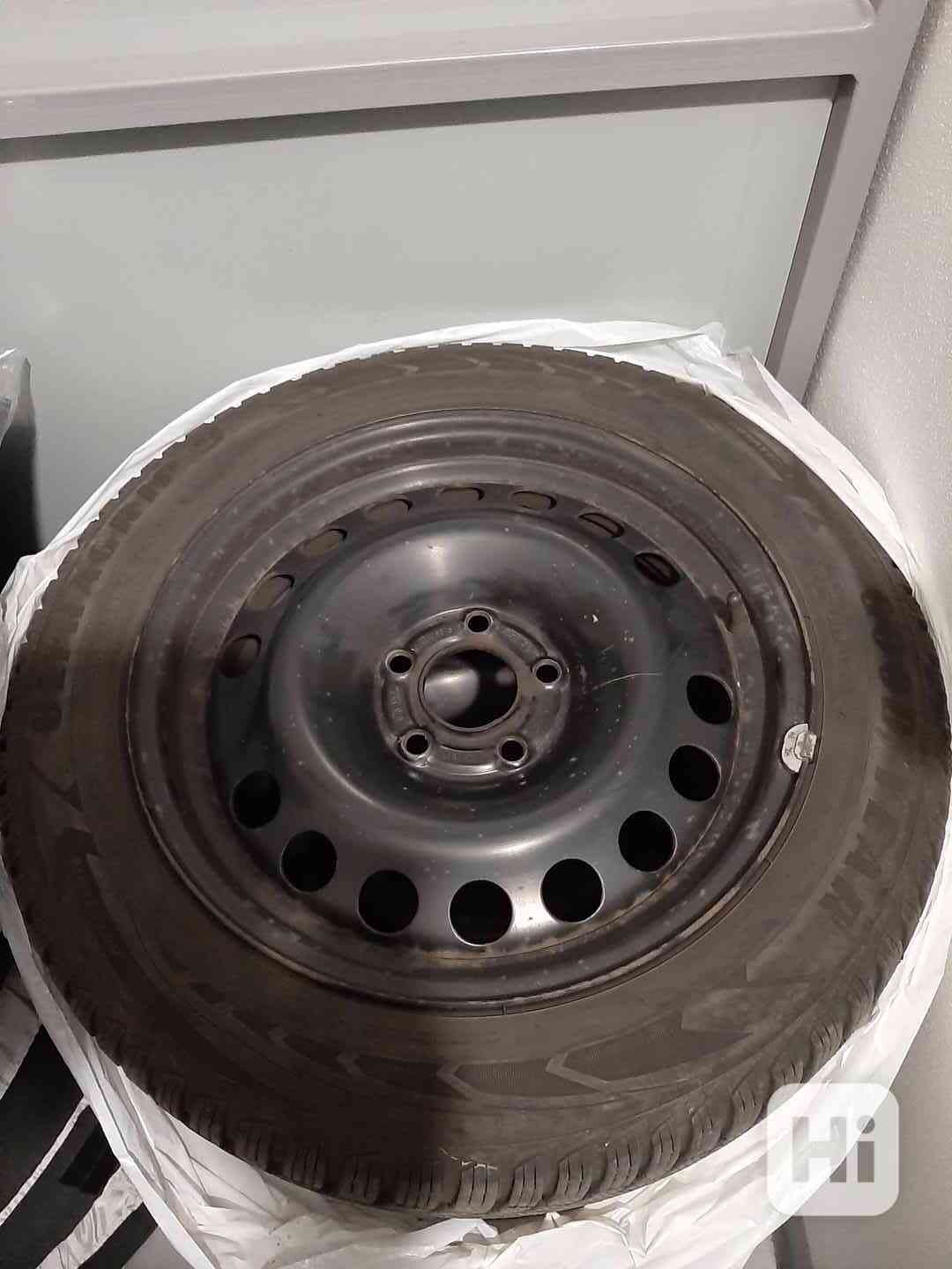ocelové disky se zimními pneu Goodyear - foto 1