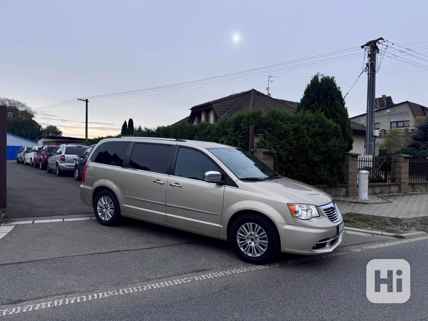 Lancia Voyager 3,6 Platinum ČR  2x DVD 2012 DPH - foto 1