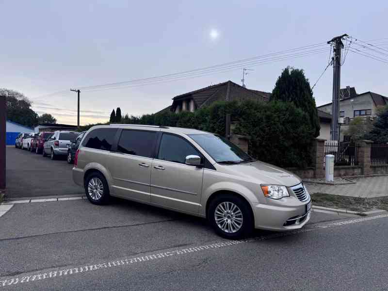 Lancia Voyager 3,6 Platinum ČR  2x DVD 2012 DPH - foto 1