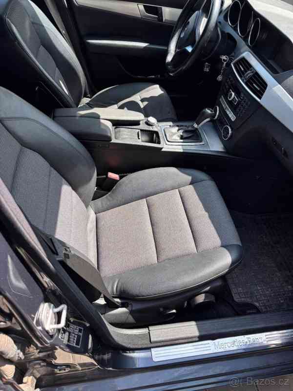 Mercedes-Benz Třídy C 2,0 - foto 18