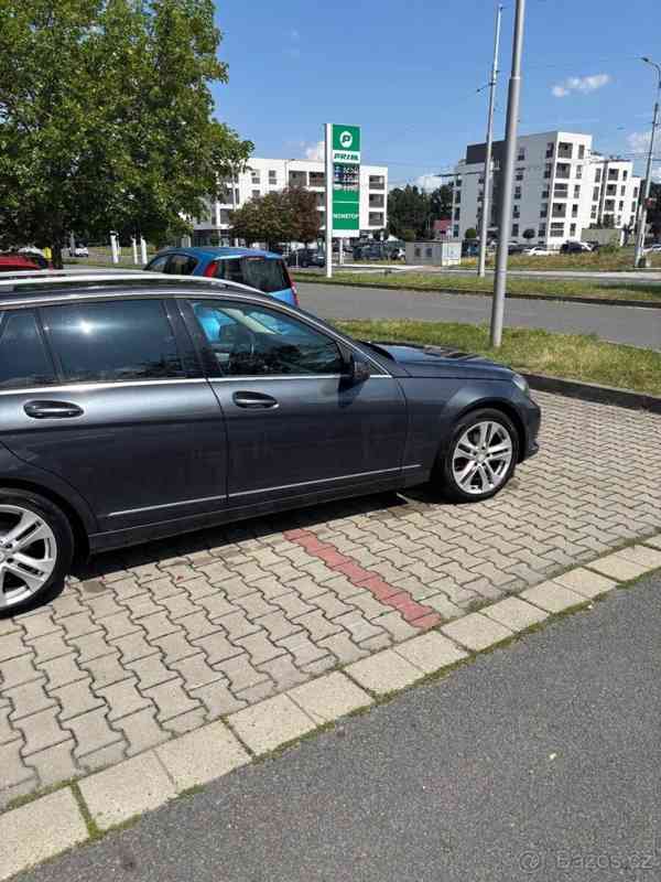 Mercedes-Benz Třídy C 2,0 - foto 9