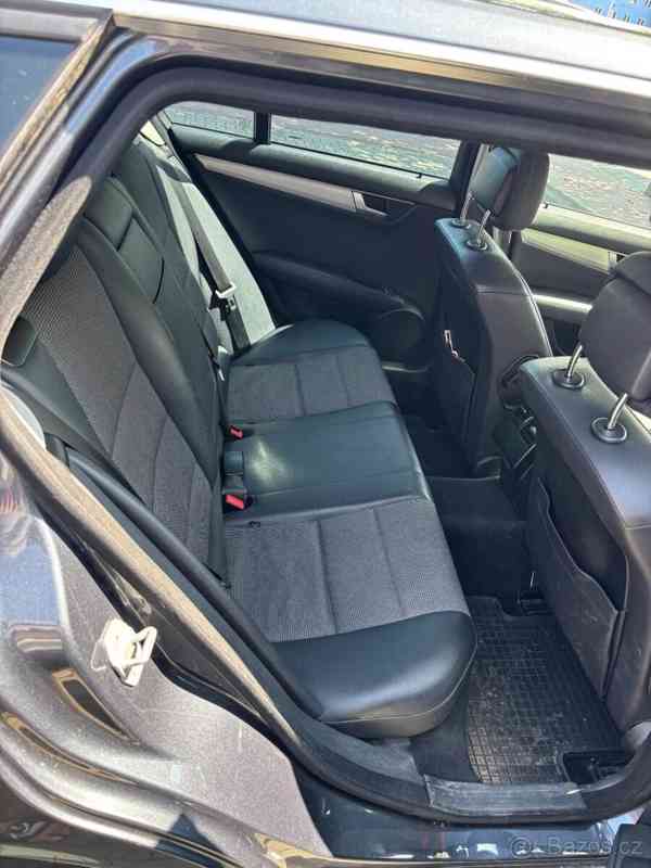 Mercedes-Benz Třídy C 2,0 - foto 17