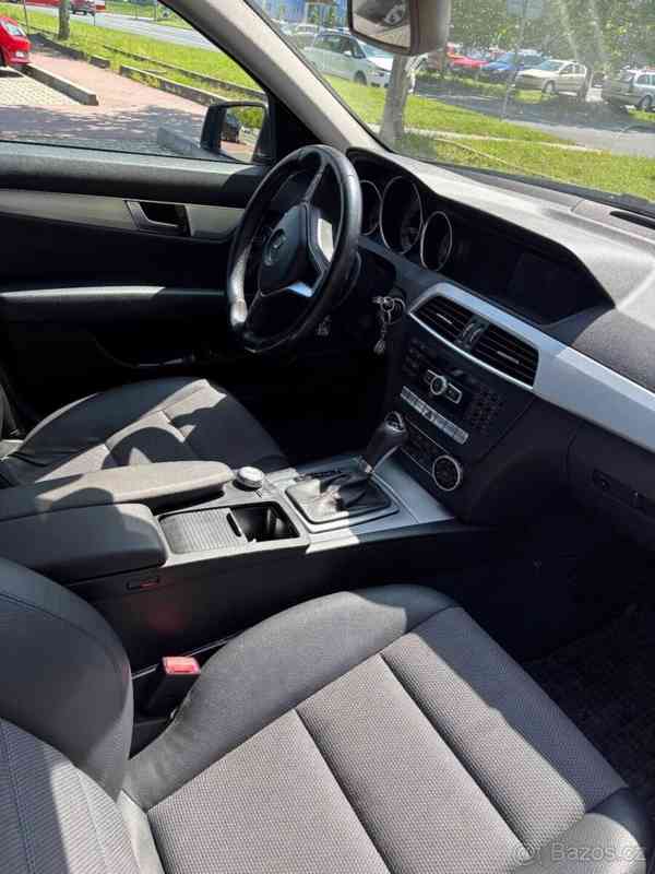 Mercedes-Benz Třídy C 2,0 - foto 16