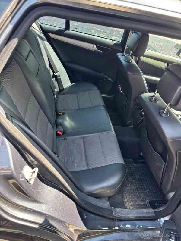 Mercedes-Benz Třídy C 2,0 - foto 20