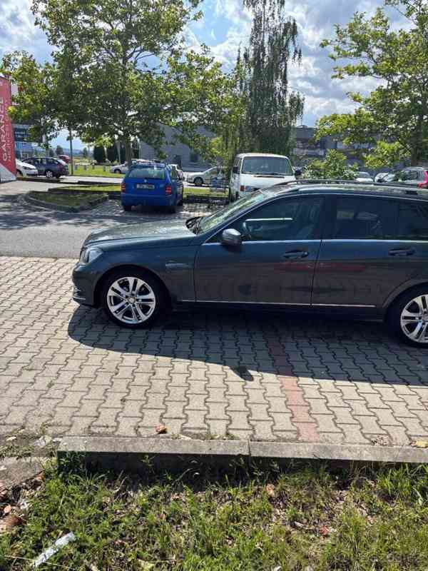 Mercedes-Benz Třídy C 2,0 - foto 5