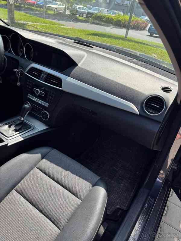 Mercedes-Benz Třídy C 2,0 - foto 19
