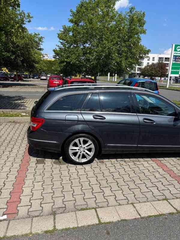 Mercedes-Benz Třídy C 2,0 - foto 8