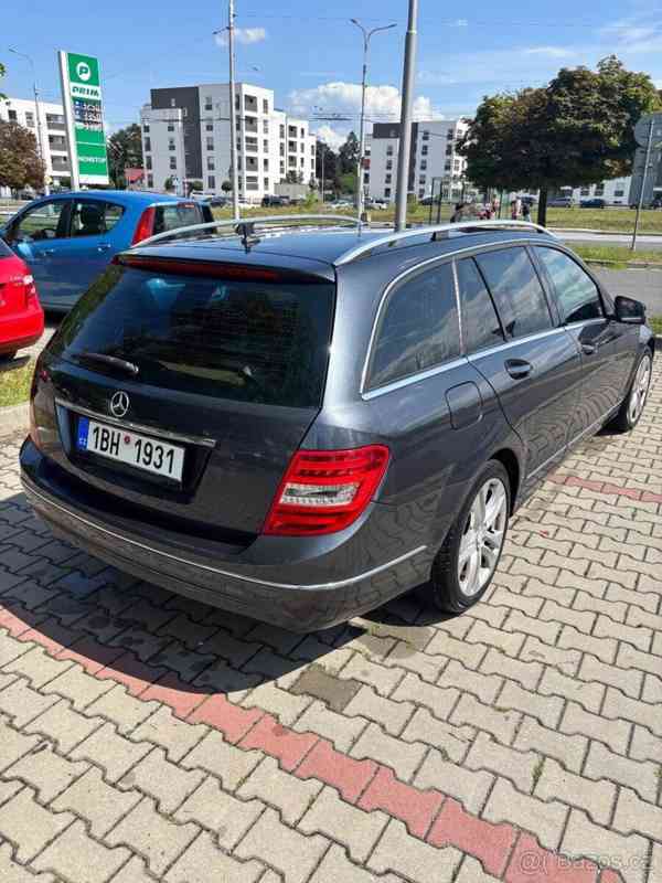 Mercedes-Benz Třídy C 2,0 - foto 10