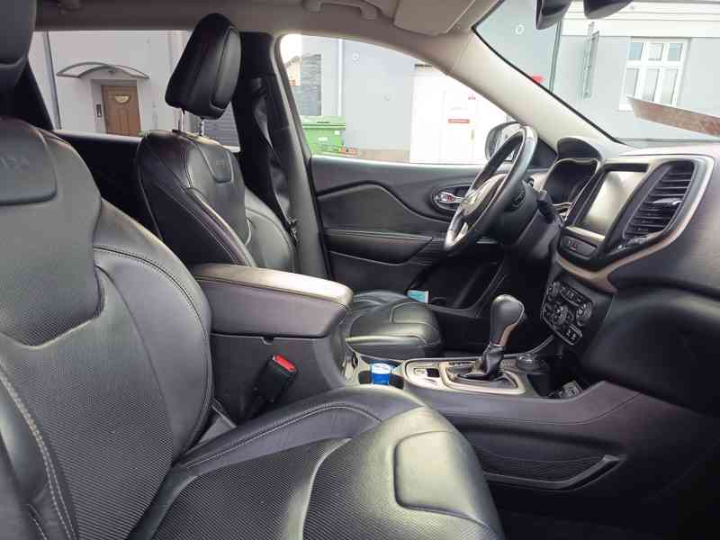 Jeep Cherokee 2,2CRD Limited 4X4  - foto 12