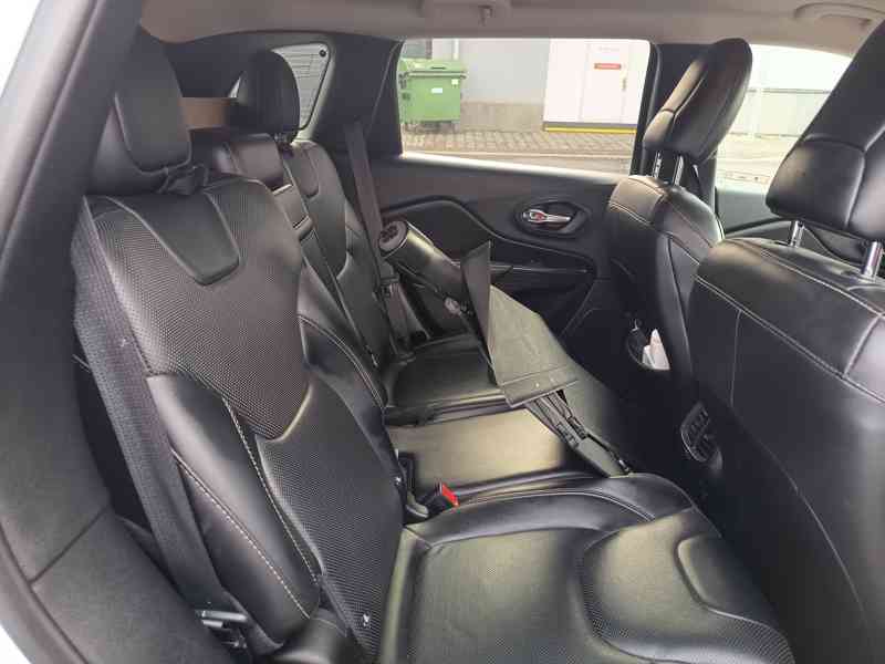 Jeep Cherokee 2,2CRD Limited 4X4  - foto 13