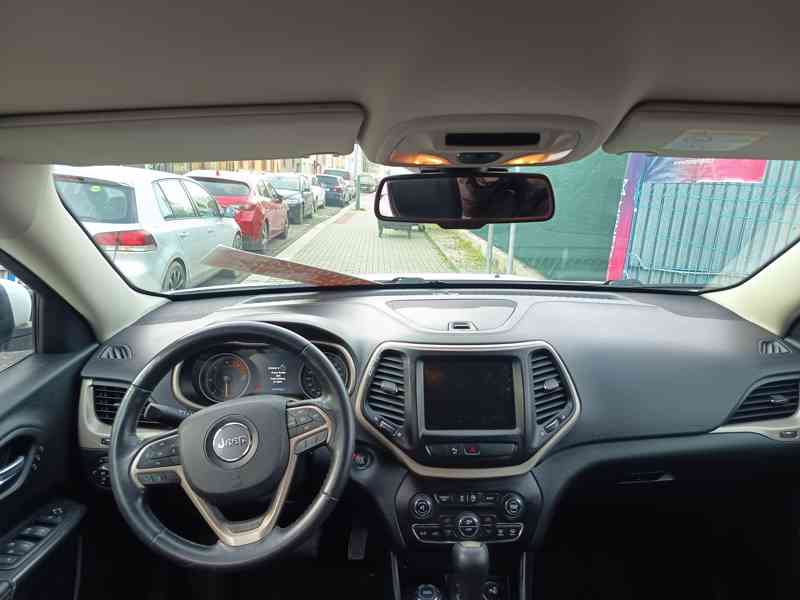 Jeep Cherokee 2,2CRD Limited 4X4  - foto 19