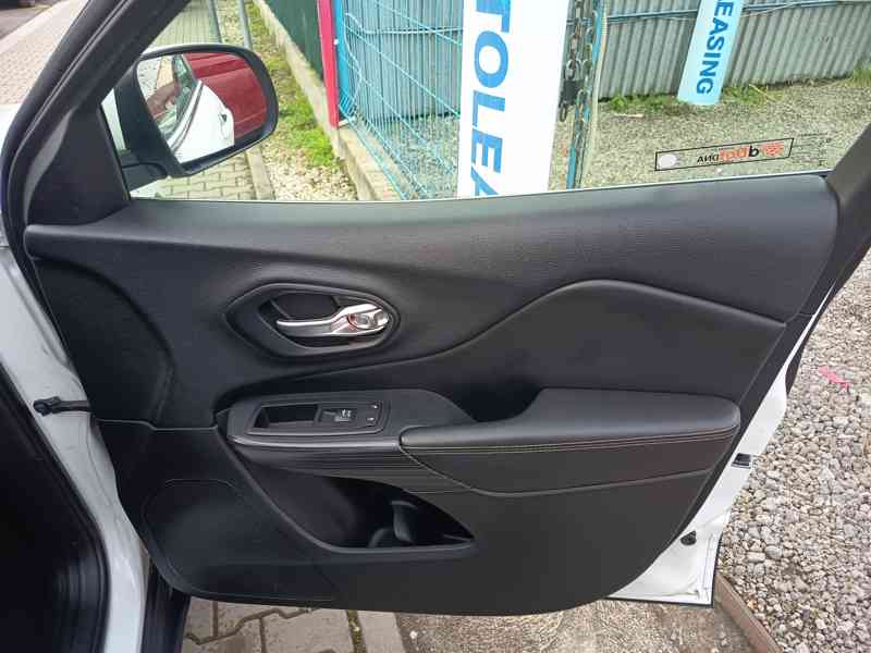 Jeep Cherokee 2,2CRD Limited 4X4  - foto 14